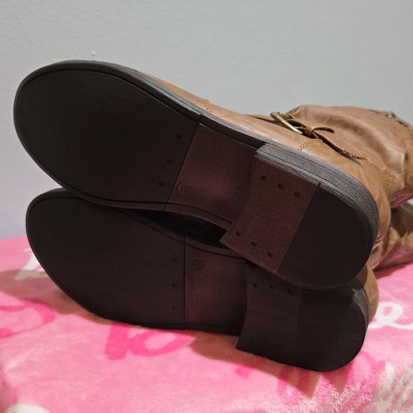 Journee Collection Women's Stormy Stacked Heel Riding Boot, Size 7.5 - Picture 9 of 10